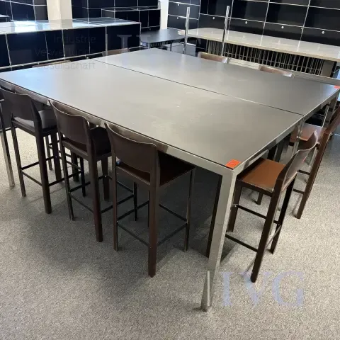 Tables hautes