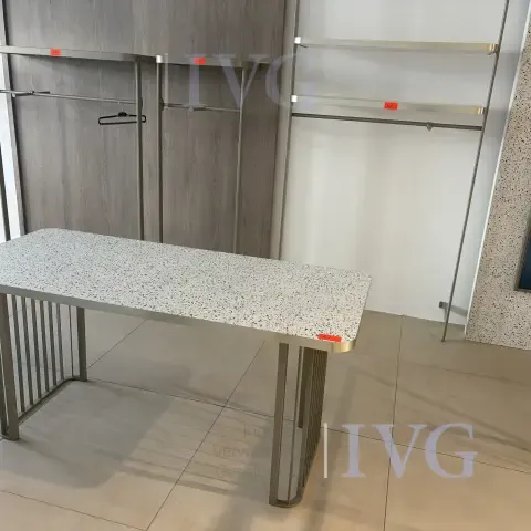 Prezentační stůl