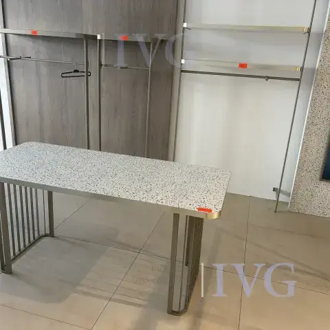 Prezentační stůl