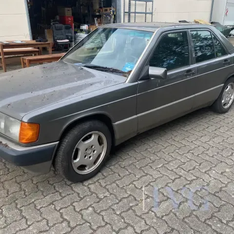 Voiture fermée MERCEDES-BENZ 190 E