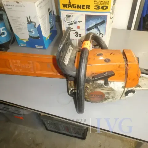 Tronçonneuse à essence STIHL MS 240