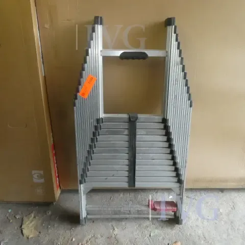 Hliníkový teleskopický žebřík