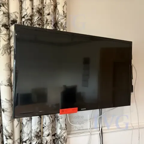 SAMSUNG UE32J4570SS flatscreen