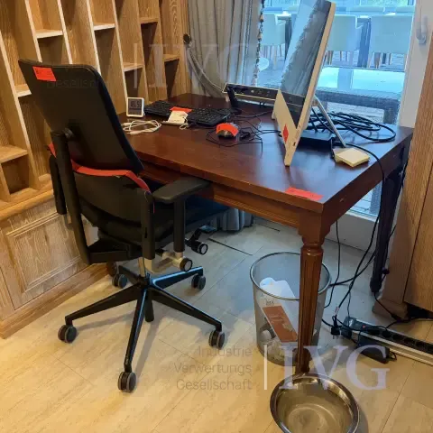 Lot de mobilier de bureau