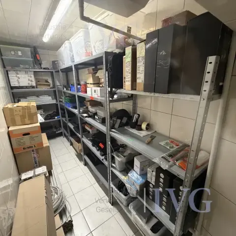 Ocelový regál zasouvací