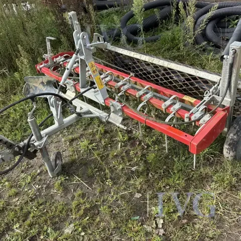 Wyrównywarka do ujeżdżalni PLATZ-MAX