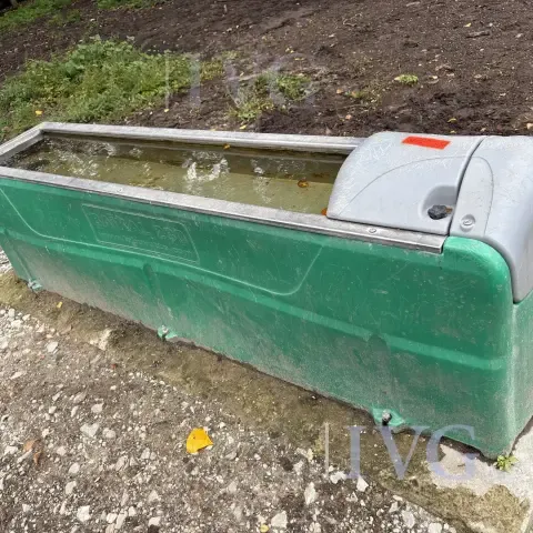 Napáječka pro koně BAYKAL 220