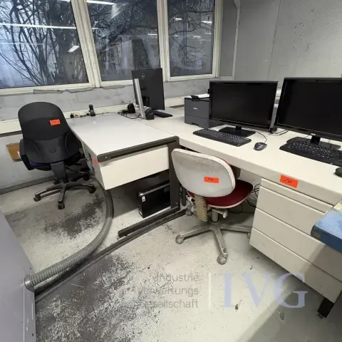 Sada kancelářského nábytku
