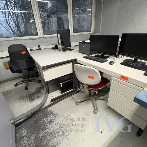 Sada kancelářského nábytku