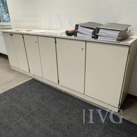 Sada kancelářského nábytku