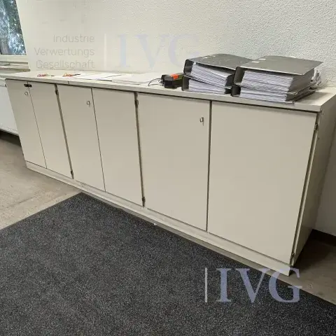 Sada kancelářského nábytku