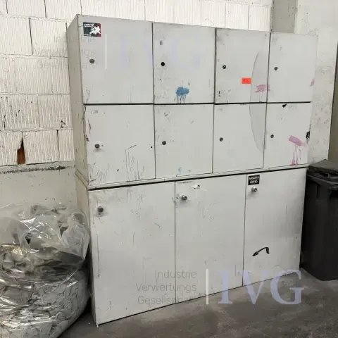 Armoire de valeurs en bois