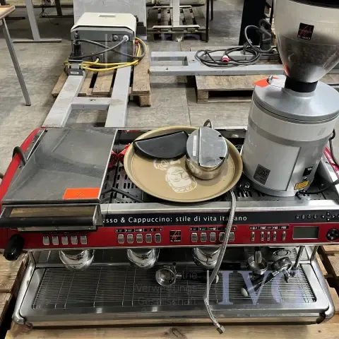 Machine à café à levier LA CIMBALI M39 Dosatron
