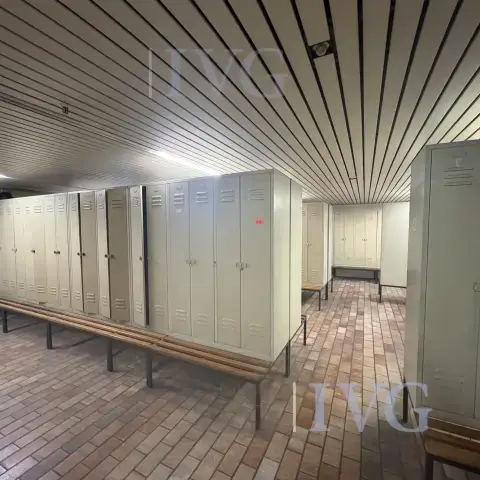 Lot d'armoires vestiaires
