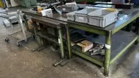 13 stalen tafels met in totaal 4 metalen gereedschapladenkasten Dick, 4-lade