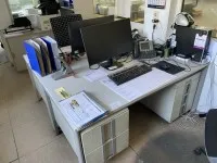 1 lot de mobilier de bureau composé de portemanteau, - enlèvement après autorisation -