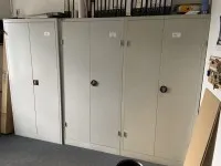 3 metalen archiefkasten