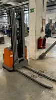 1 transpalette électrique Still EGV14, capacité 1400 kg
