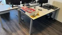 1 îlot de bureaux, composé de :