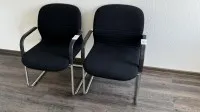 2 bezoekersstoelen