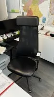 1 Drehstuhl mit Armlehnen