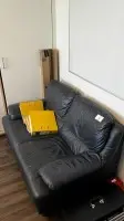 1 canapé en cuir, 2 places