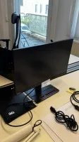 1 moniteur TFT grand écran Lenovo