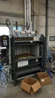 1 balenpers HSM V-Press 825 plus pro, bouwjaar 2024