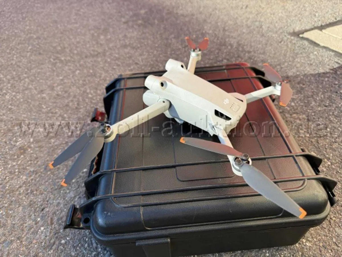 1 Drone DJI Mini 3 Pro avec accessoires complets