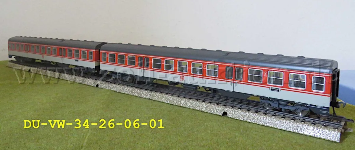 2 Fleischmann intermediate coaches 4432 for class 614 railcar, H0 scale