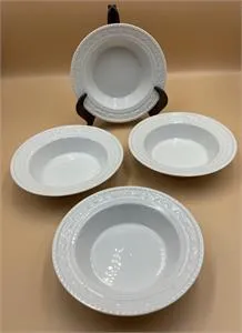 4 porcelanowe miseczki KPM Berlin - wysokość 3,5 cm, ø 15 cm