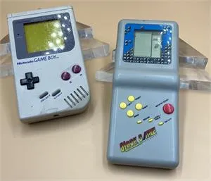 1 Gameboy и 1 ретро LCD игровая консоль