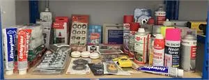 1 lot d'outils divers, produits d'entretien et accessoires d'artisan