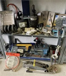 1 lot d'outils divers et plus