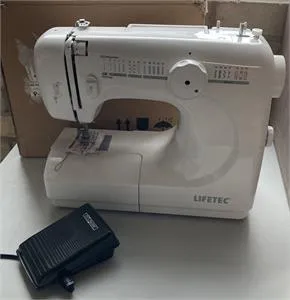 1 šicí stroj - Lifetec s originálním obalem