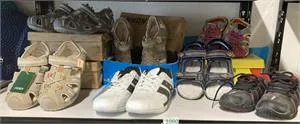 1 Fach Kinderschuhe - z. T. Neuware