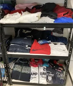 3 отсека одежды - в т.ч. Camp David, Nike, Adidas, Jack Wolfskin