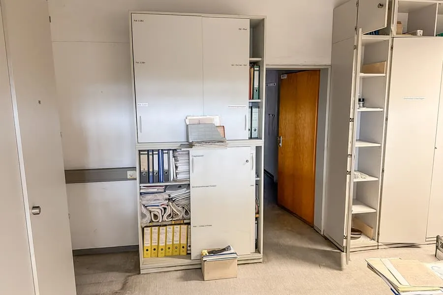 2 Schiebetürenschränke