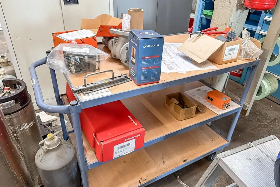Tafelinhoud: machineonderdelen