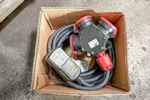 Câble de rallonge avec compteur électrique