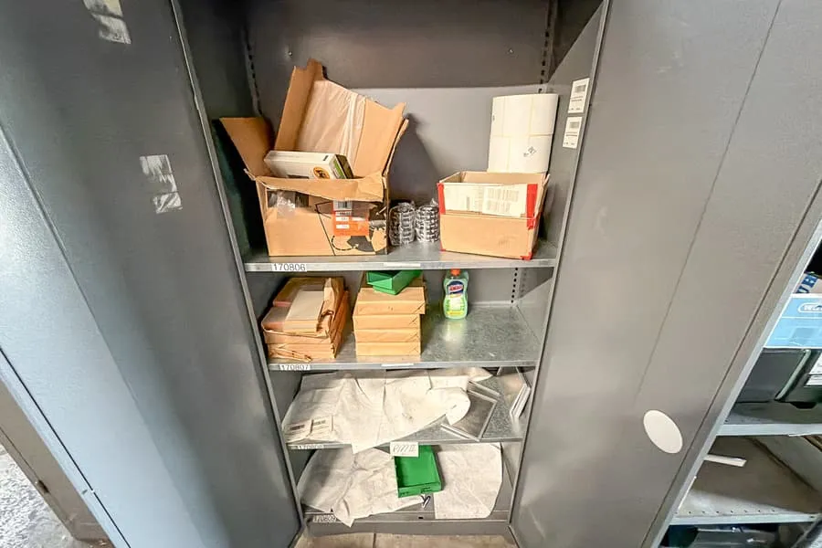 Schrankinhalt: Bürobedarf