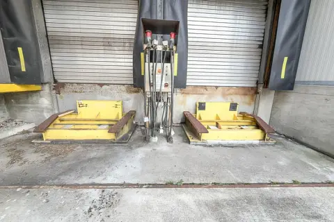 2 oprijplaten voor roldeur