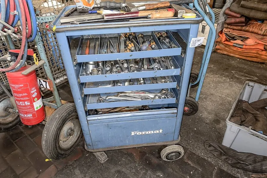 Wózek warsztatowy Format, wypełniony