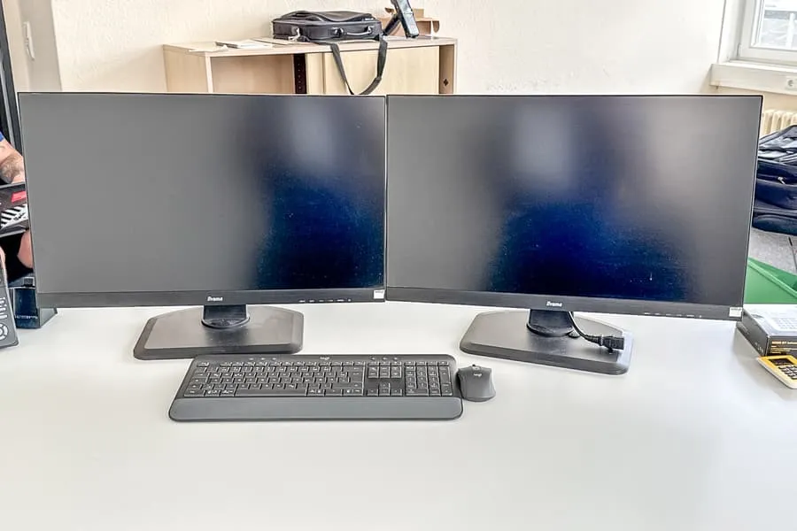 2 monitory Iiyama ProLite XUB2792QSU, każdy 27"