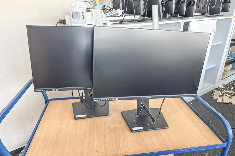 2 monitory Iiyama ProLite XUB2763HSU, każdy 27"