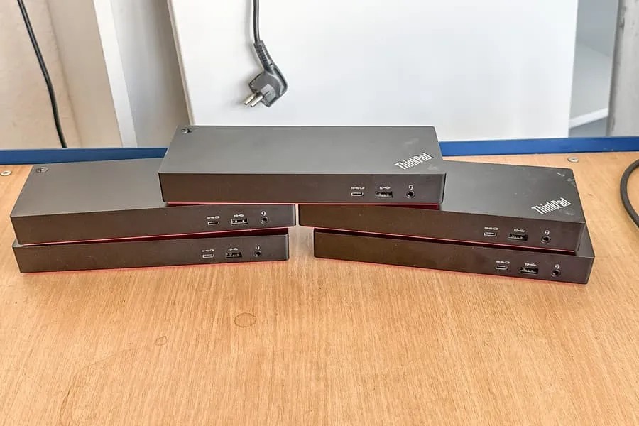5 dokovacích stanic Lenovo ThinkPad Universal Thunderbolt 4 Dock DK2131