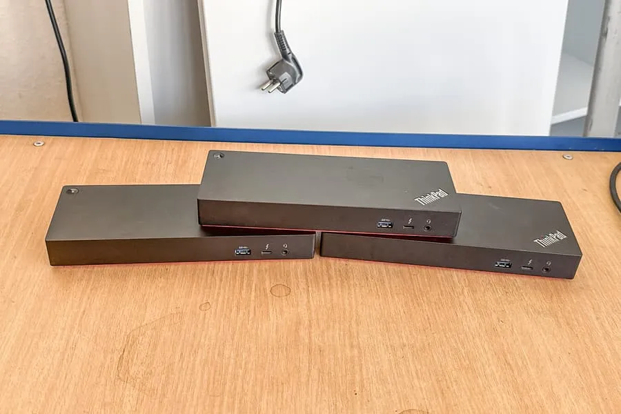 3 Lenovo ThinkPad Universal Thunderbolt 3 Dock Gen 2 DK1841 dockingstations