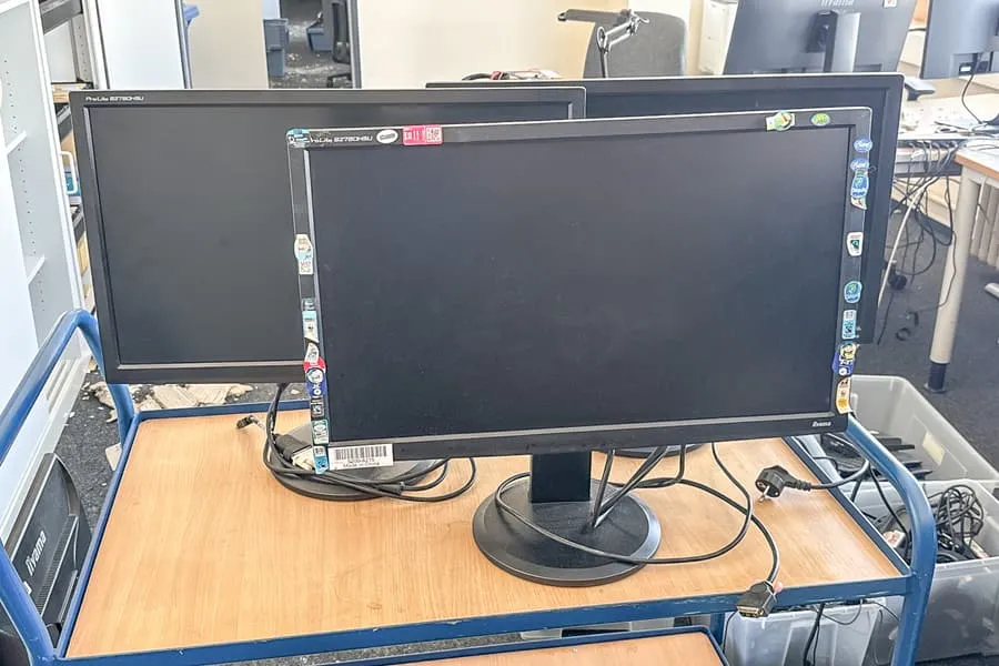 3 Monitore Iiyama ProLite B2780HSU, je 27"