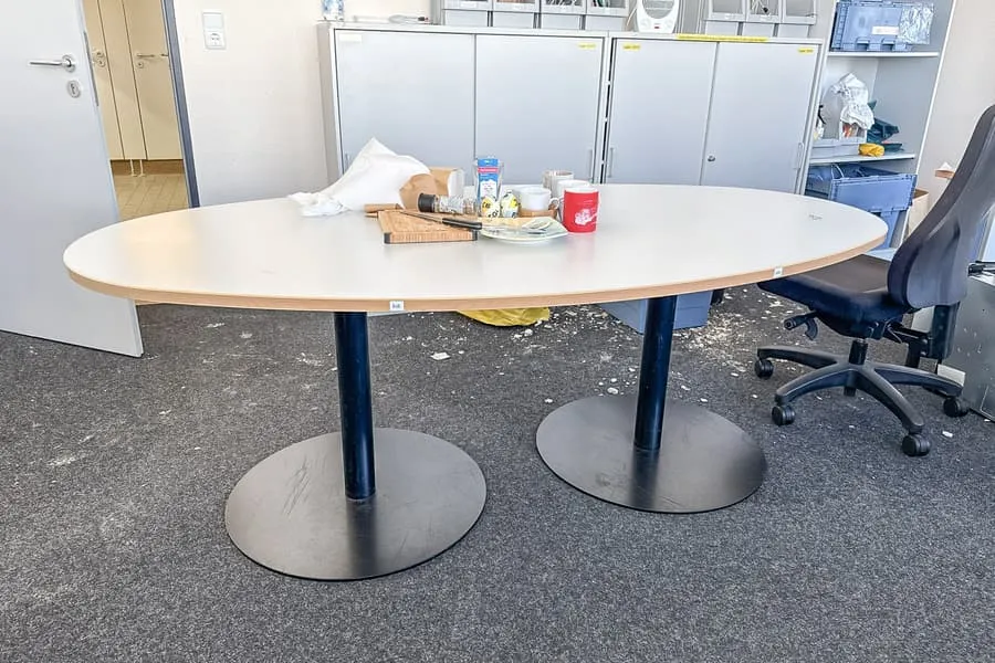 Schreibtisch