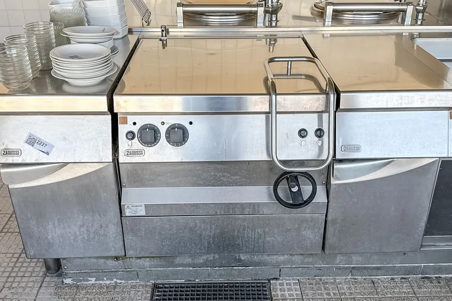 Tilting frying pan Zanussi KBR/E2FH